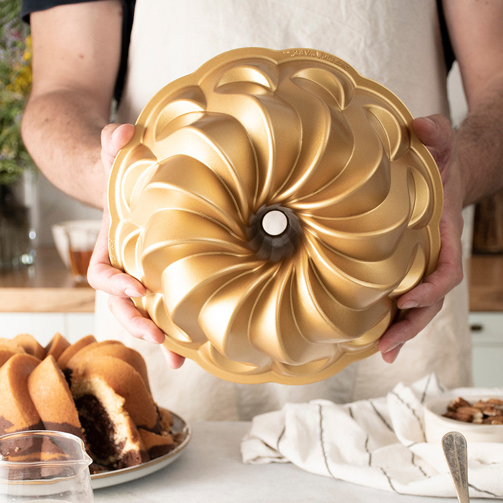10 Cup Pirouette Bundt Pan