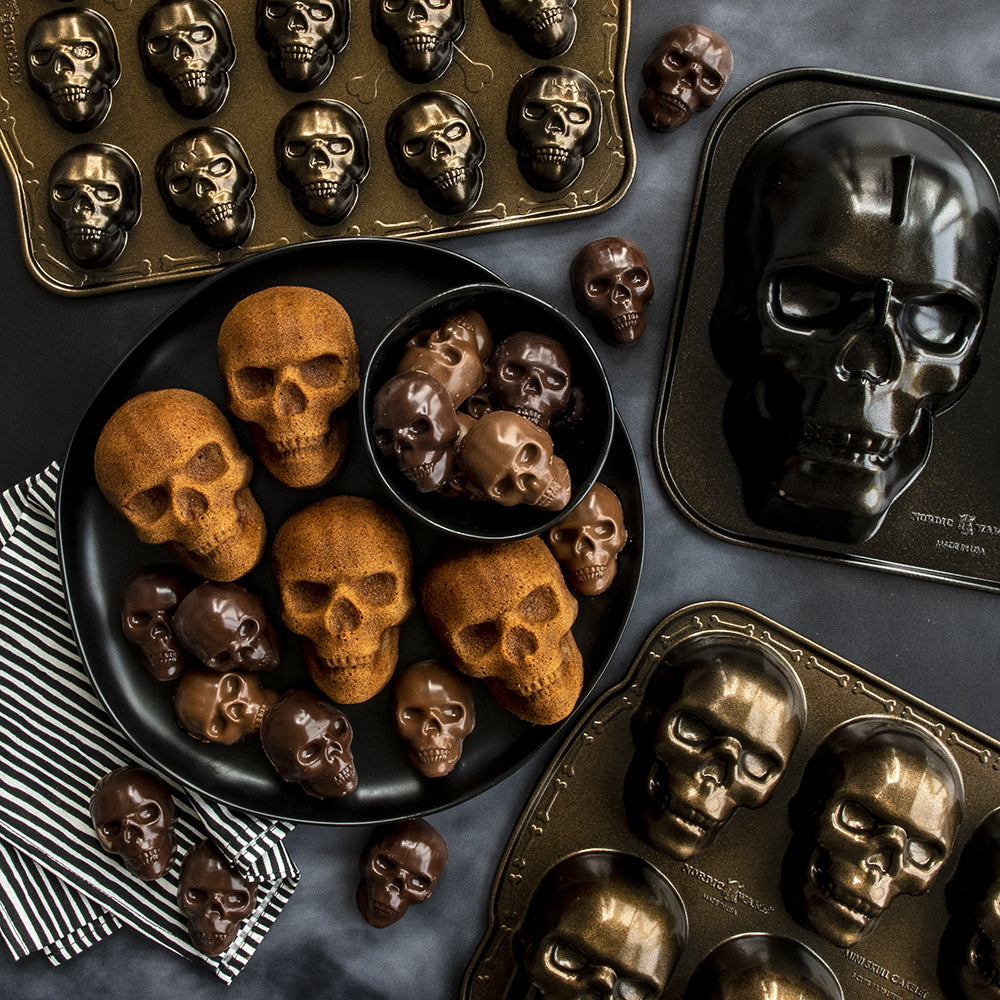 Haunted Skull Cakelet Pan