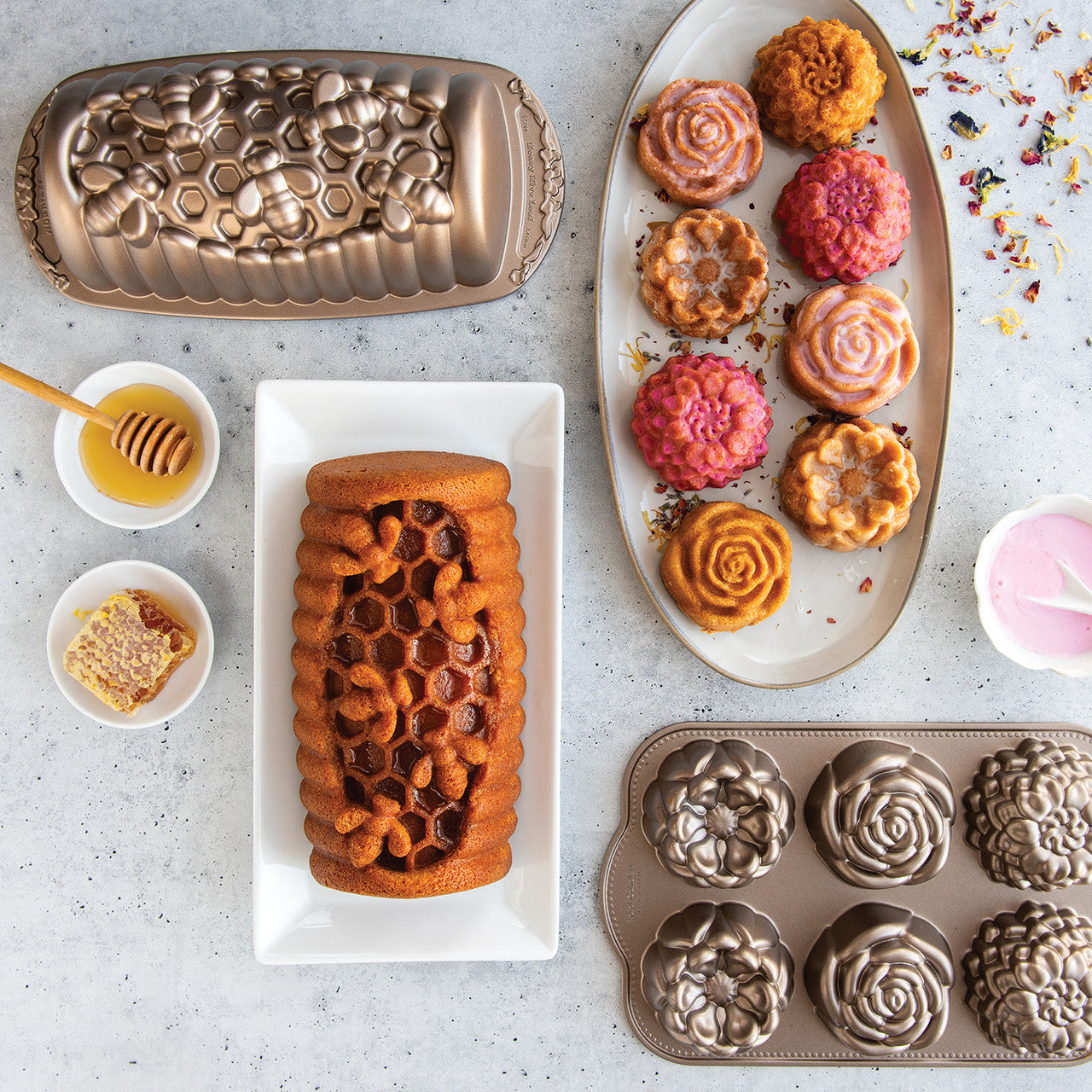 Floral Cakelet Pan