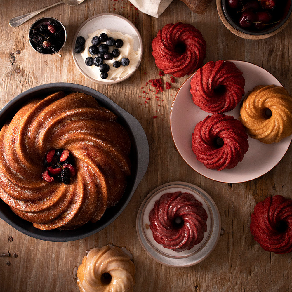 10 Cup Swirl Bundt Pan