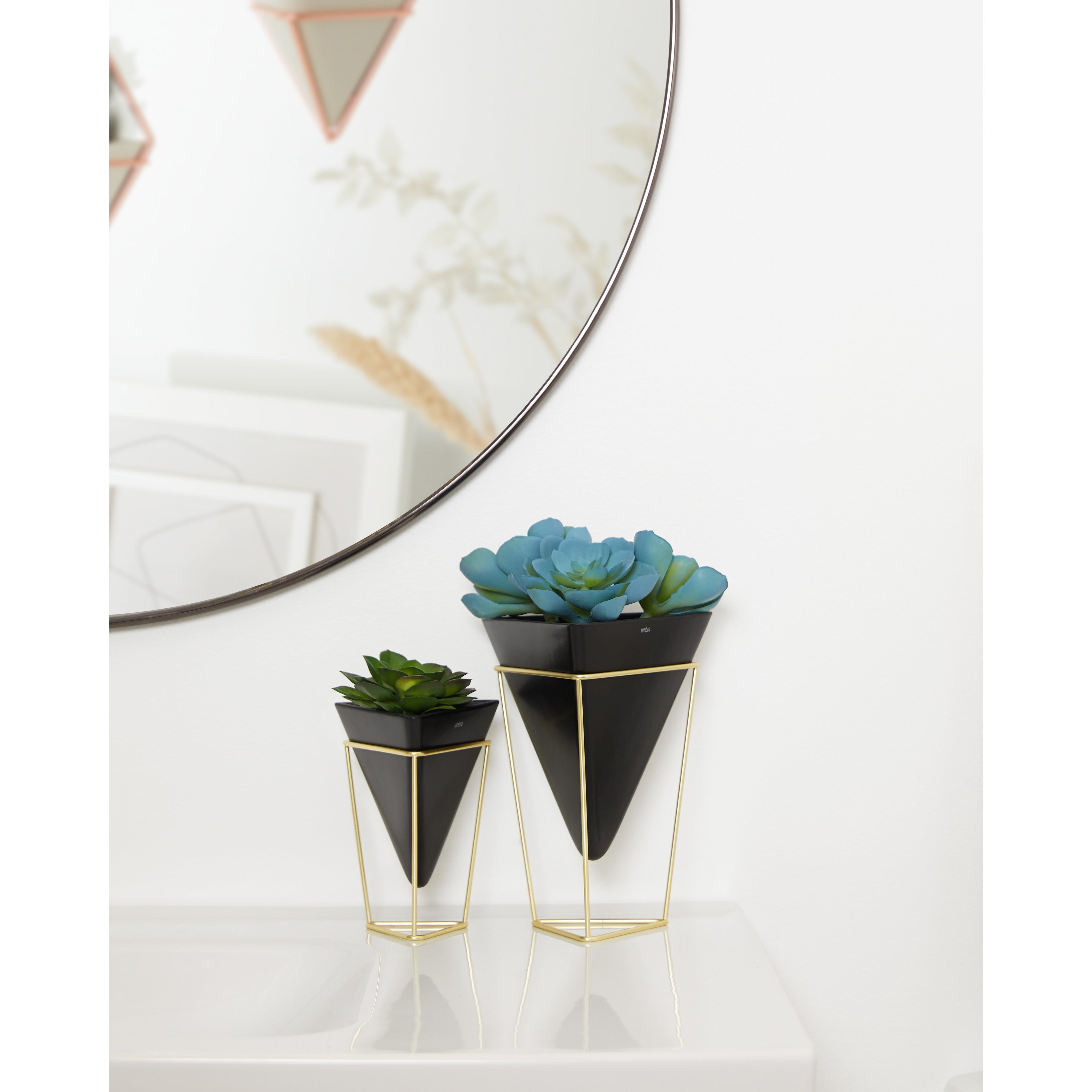 Trigg Tabletop Black / Brass