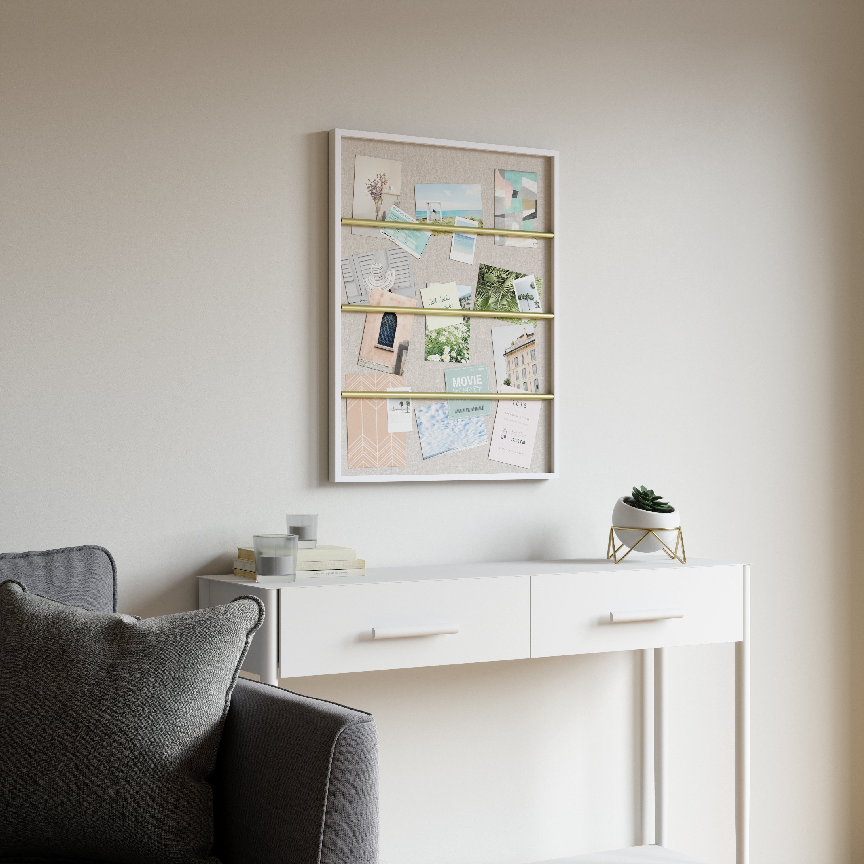 TUCKER PHOTO DISPLAY White