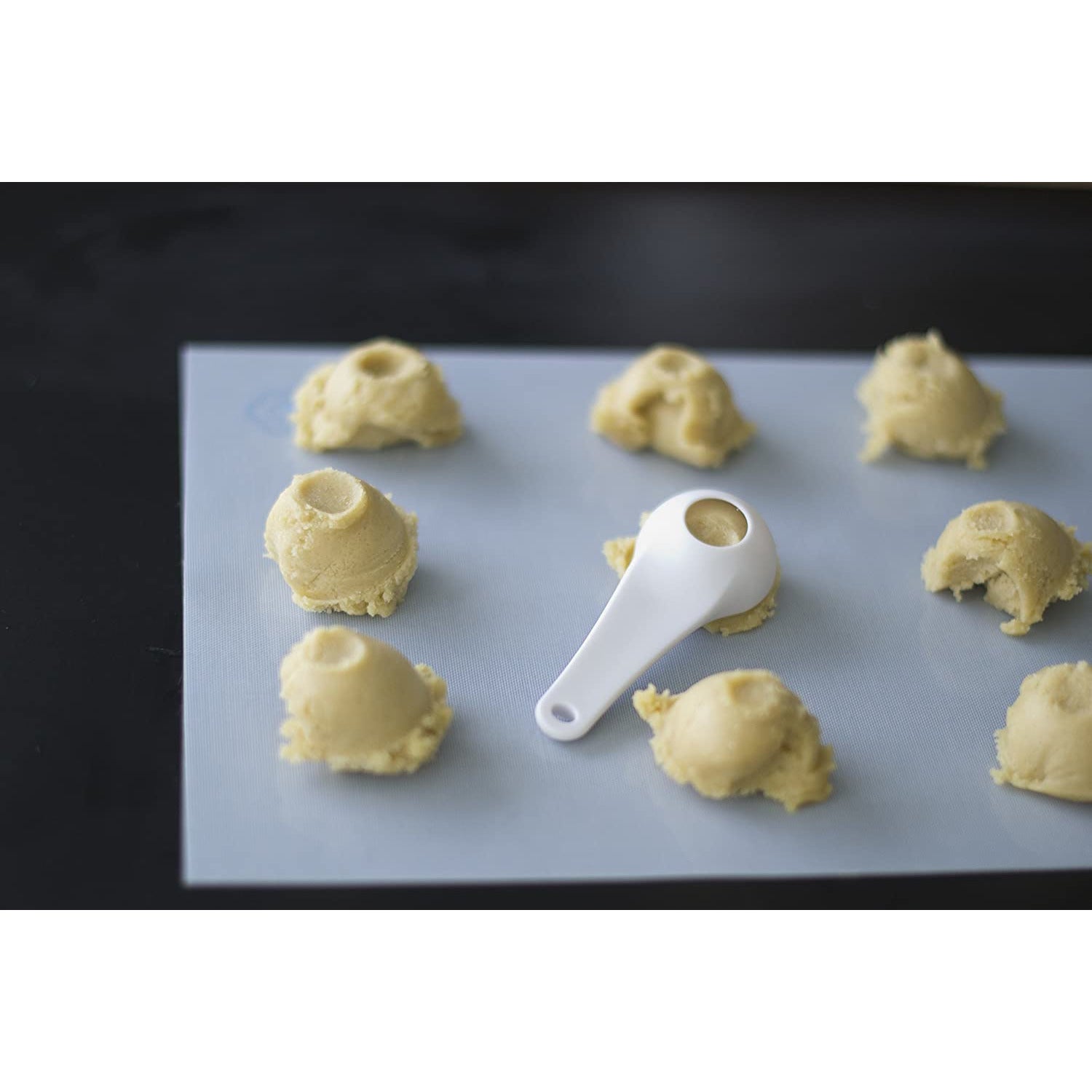 Pop-Out Cookie Dough Scoop Set