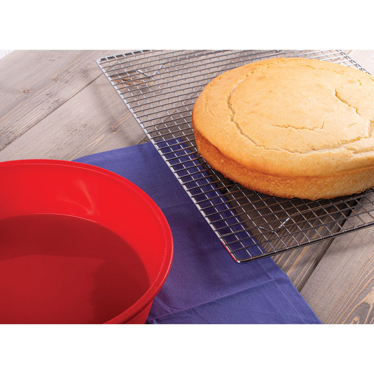 CAKE PAN SILICONE 9.5" ROUND