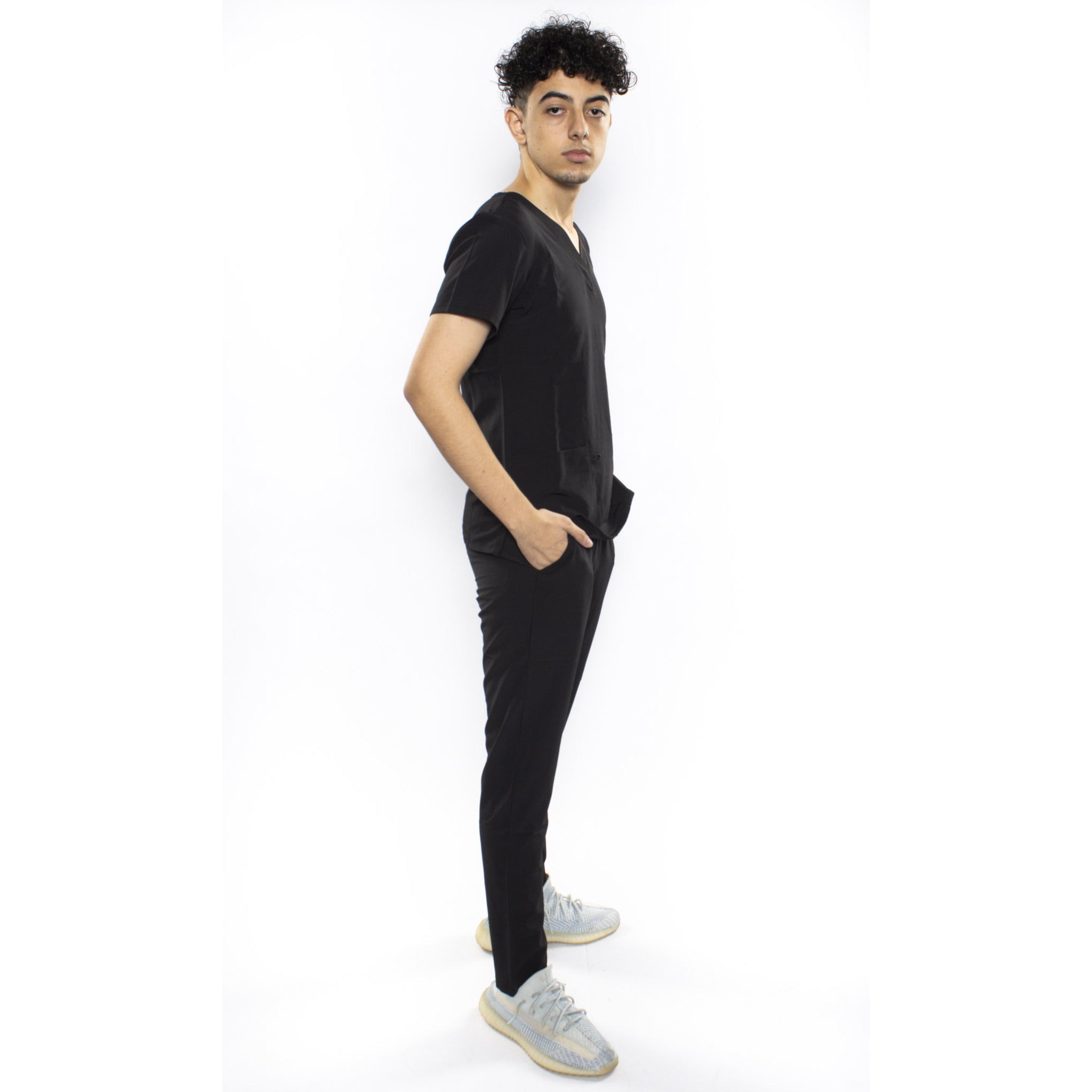 UNIFORME STRECH NEGRO MODELO JOGGER (SLIM FIT)