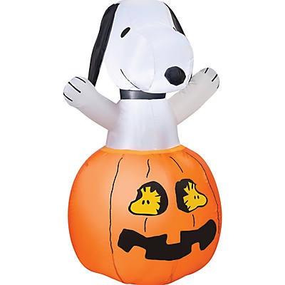 AirBlown Snoopy In Pumpkin